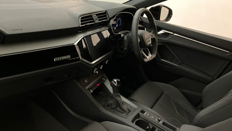 Audi Q3 40 TFSI Quattro Black Ed 5dr S Tronic [Tech Pack] Petrol Estate